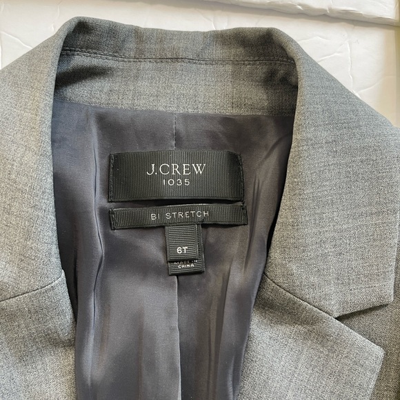 J. Crew 1035 Women’s suit set. Size: 6T - Picture 13 of 15